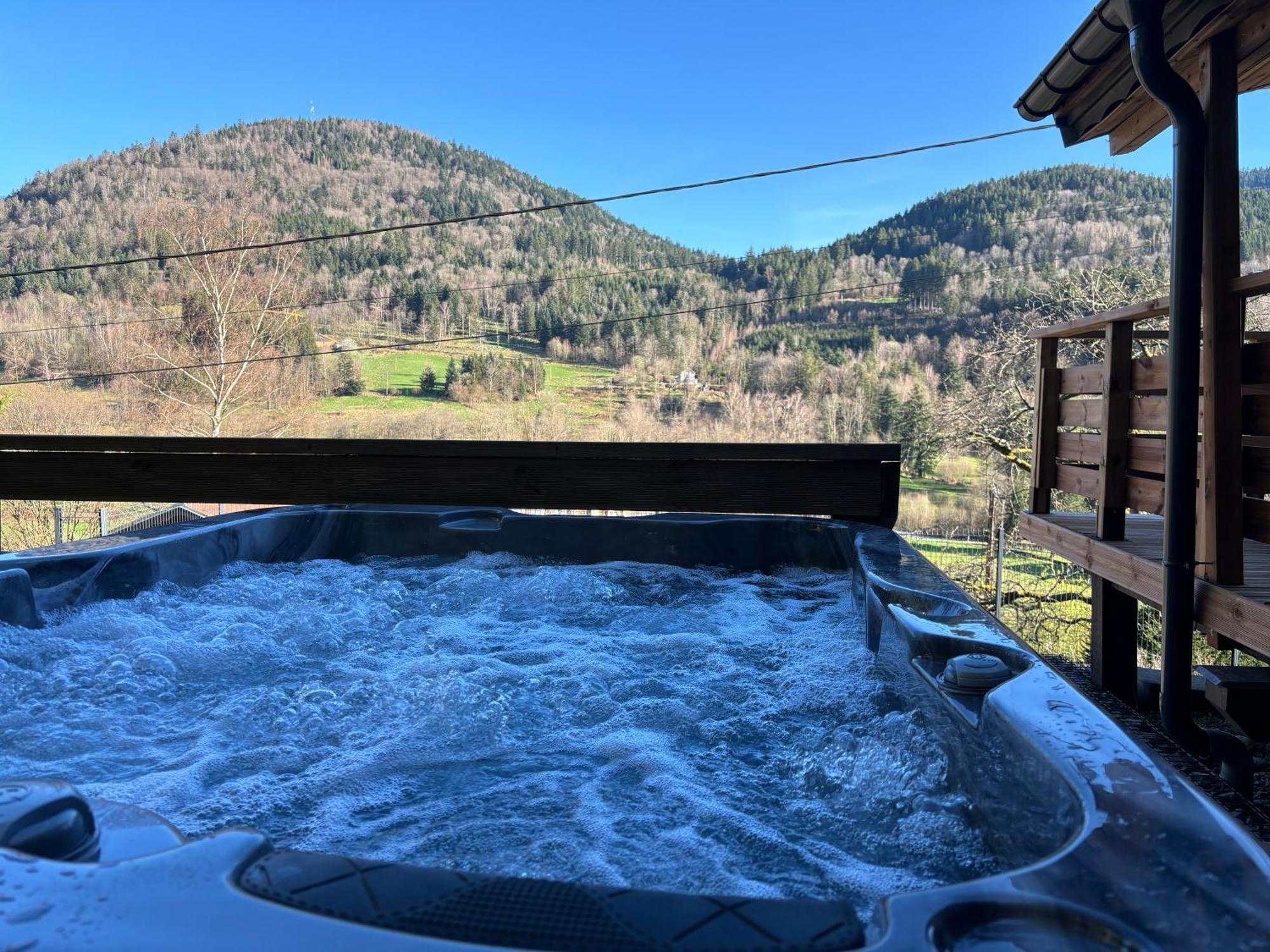 Chalet du Faubourg&Jacuzzi, proximité Gerardmer&La Bresse Rochesson Extérieur photo